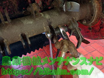 衝撃で固着を剥がす 